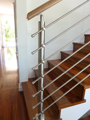 Balustrade balayée par balustrade de Rod en métal de finition d'escalier de tube en métal d'acier inoxydable
