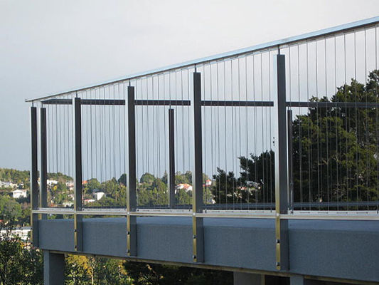Escalier extérieur de câble d'acier inoxydable de balcon clôturant la balustrade horizontale de câble